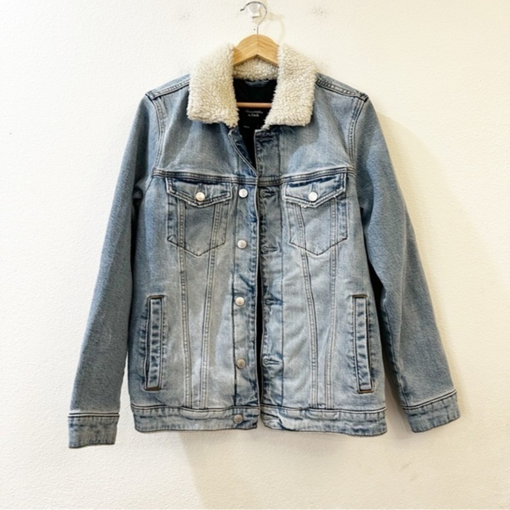 Abercrombie & Fitch Denim Trucker Jacket Sherpa Collar Size Small Blue